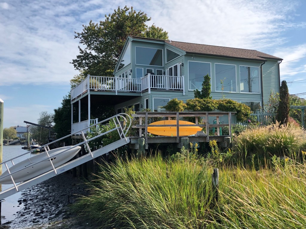 Beautiful photo of the home!